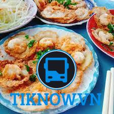 Bánh khọt và chén nước chấm thần thánh
