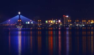 Cầu sông Hàn- biểu tượng du lịch Đà Nẵng