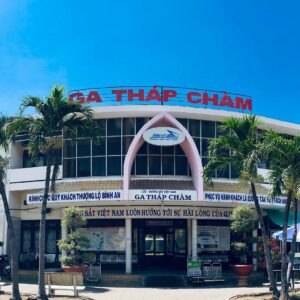 Ga Tháp Chàm - thuận tiện trong khi di chuyển bằng tàu hỏa